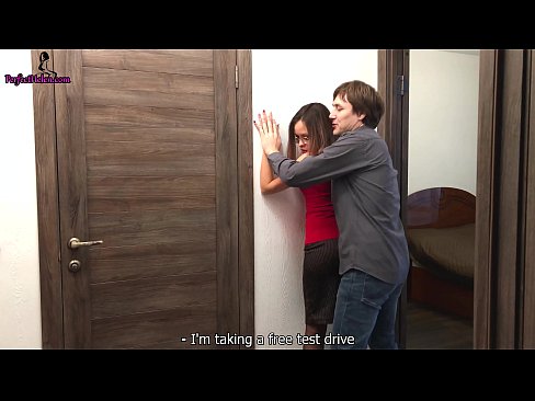 ❤️ מתווך סקסית מטלטל בחושניות את הכוס שלה ומזיין בזמן מכירת הדירה שלה - קרמפאי ️ פורנו ב-iw.mrpornogratis.ru ❌️❤