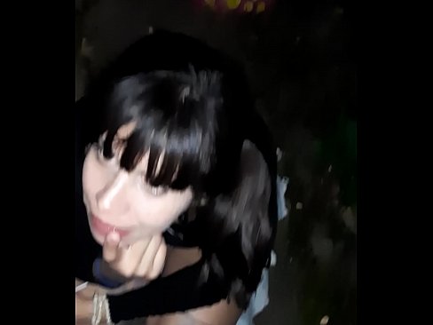 ❤️ ברחוב איבר מין נפוח בתמורה לממתקים ️ פורנו ב-iw.mrpornogratis.ru ❌️❤